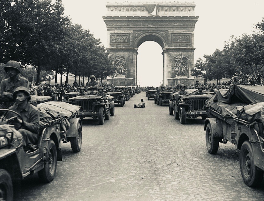 sohemiansociety's tweet photo. The latest episode of Radio Sohemia has just ben released on #ApplePodcasts and #Spotify. It’s a Q-and-A with #PatrickBishop about his latest #SundayTimes bestseller, #Paris44, which is about the liberation of the French capital after four years of #Nazioccupation. https://t.co/FrcClGtZO0