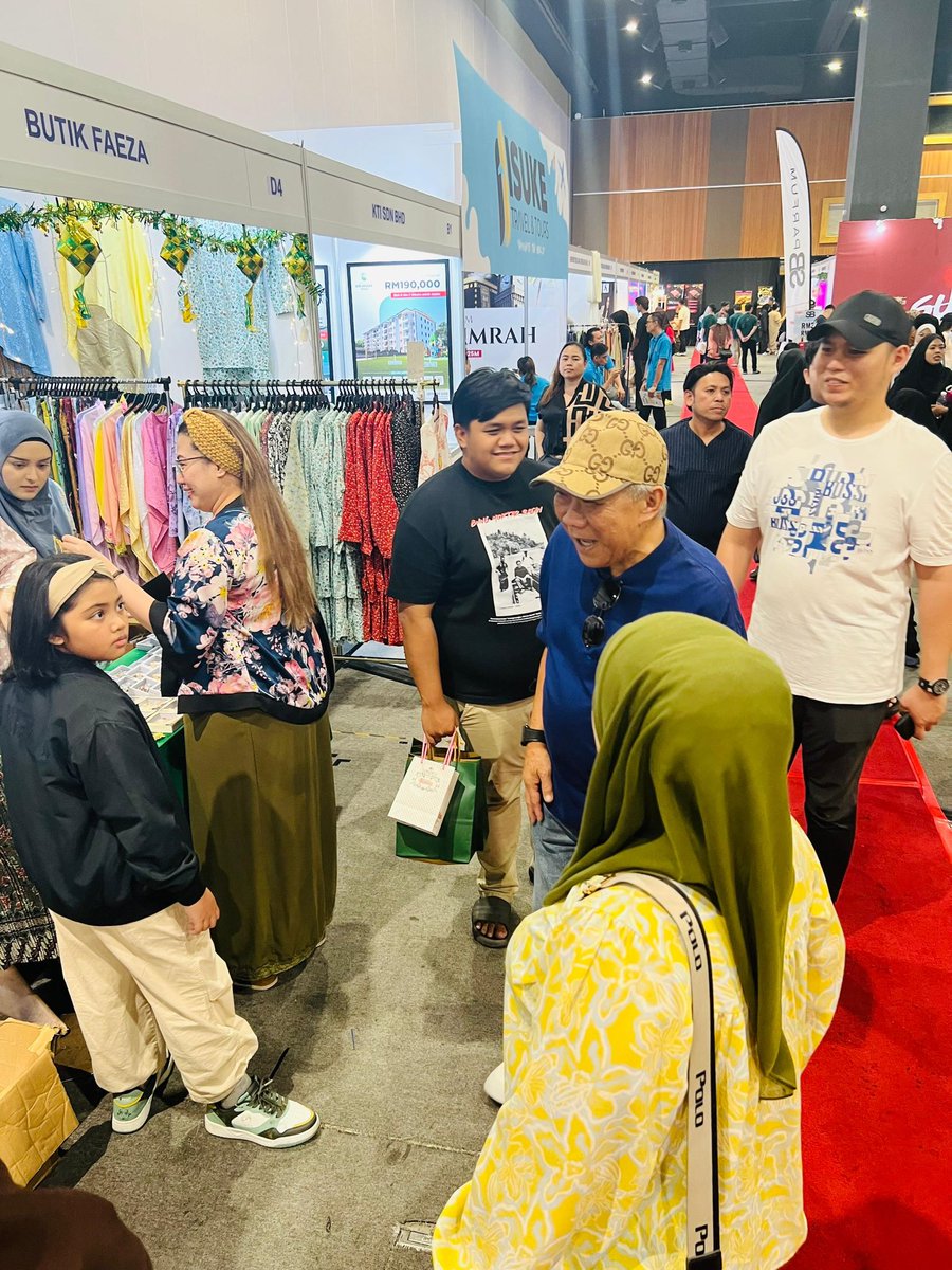 Santai di jualan ramadhan SICC kota kinabalu
