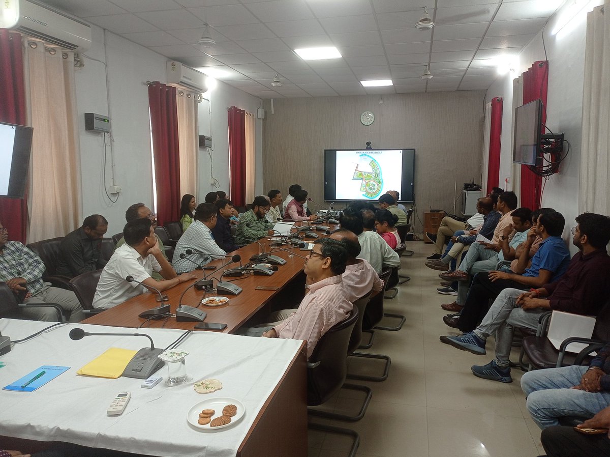 A marathon meeting held under the chairmanship of our Hon'ble VC <a href="/sanjaychanakya/">Sanjay Srivastava</a>  for marking a milestone in finalizing <a href="/MGCUBihar/">Mahatma Gandhi Central University</a>  DPR. We're committed to driving transformative growth, excellence, and innovation, shaping a brighter future for our University. <a href="/EduMinOfIndia/">Ministry of Education</a>