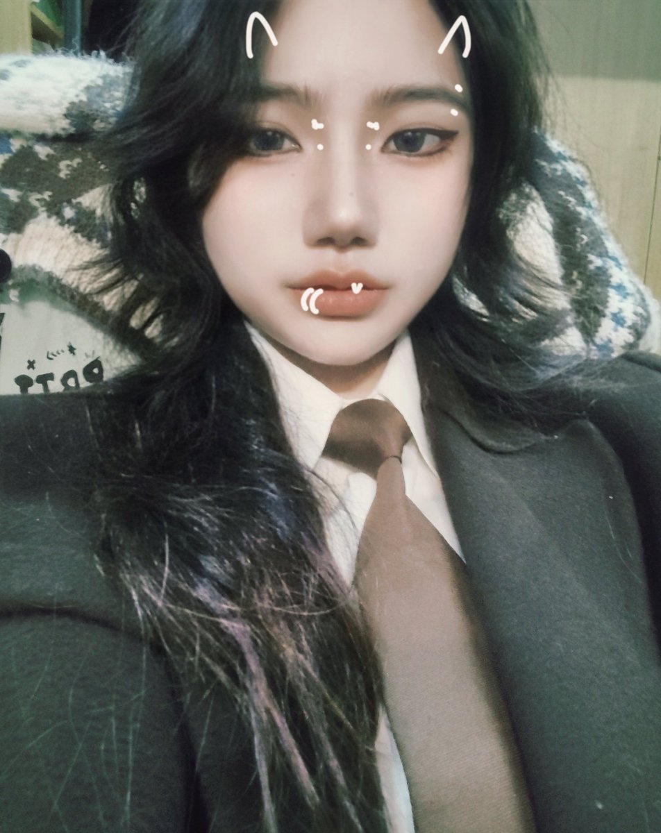 主包在上课前半小时在这张椅子上把妹狠狠扣了，疑似当晚结算画面
＃les #女鬼1