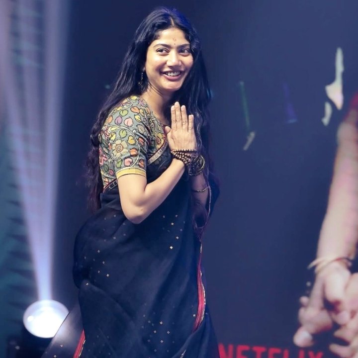 Someone has done "Black magic" on me to make me love you so much this Black forest Queen Dr. <a href="/Sai_Pallavi92/">Sai Pallavi</a>   🪄✨🖤🙈

#SaiPallavi #Amaran