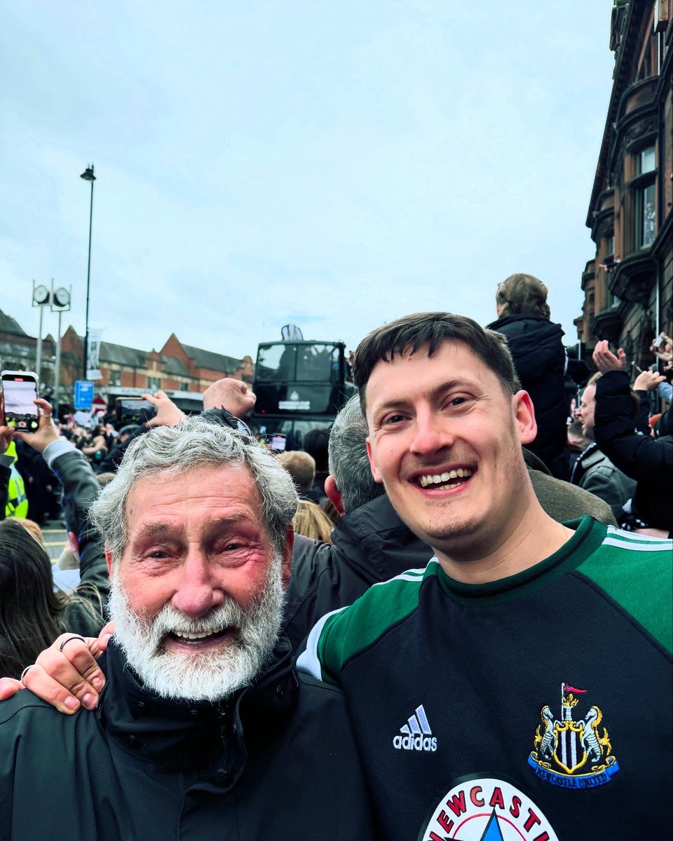 Doesn’t get better than that.

Grandad took me to my first game when I was 8. 

Without being able to do anything about it, I fell in love.

Now 85, he’s waited 70 years of his life to see yesterday. 

To spend it with him is a memory I will cherish forever.

#NUFC