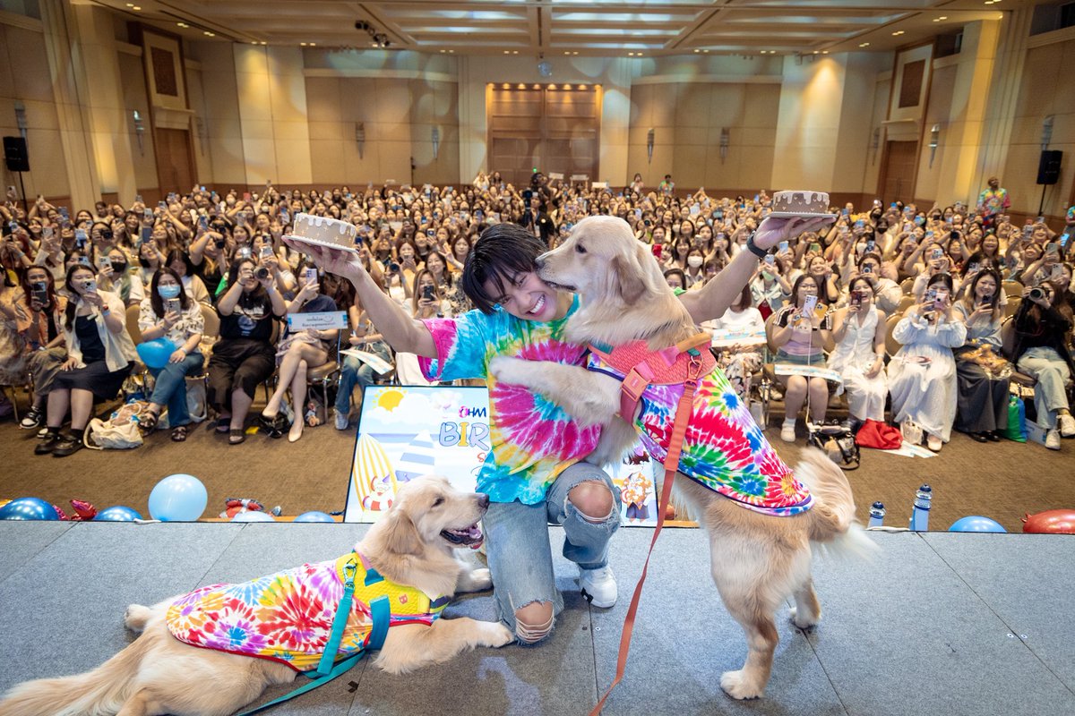 ohmpawatt's tweet photo. หงายท้องฉลองวันเกิด🧡🐶 https://t.co/WOZKedSoti