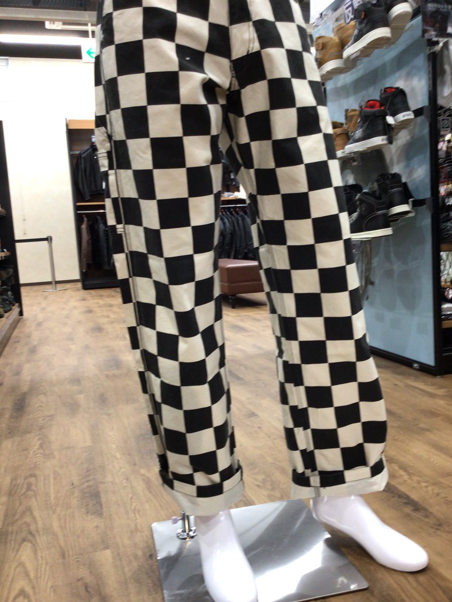 ricoland_oita's tweet photo. ⭐️新商品入荷⭐️
大胆なチェック柄でコーデに個性をプラス‼️シンプルなトップスと合わせるだけでスタイリッシュな印象に仕上がる遊び心満載の一枚です😎ぜひ一度お試しください✨
#児島ジーンズ #BLOCKCHECK #チェックパンツ #ライコランド大分店 https://t.co/CJjaV7Hsoj