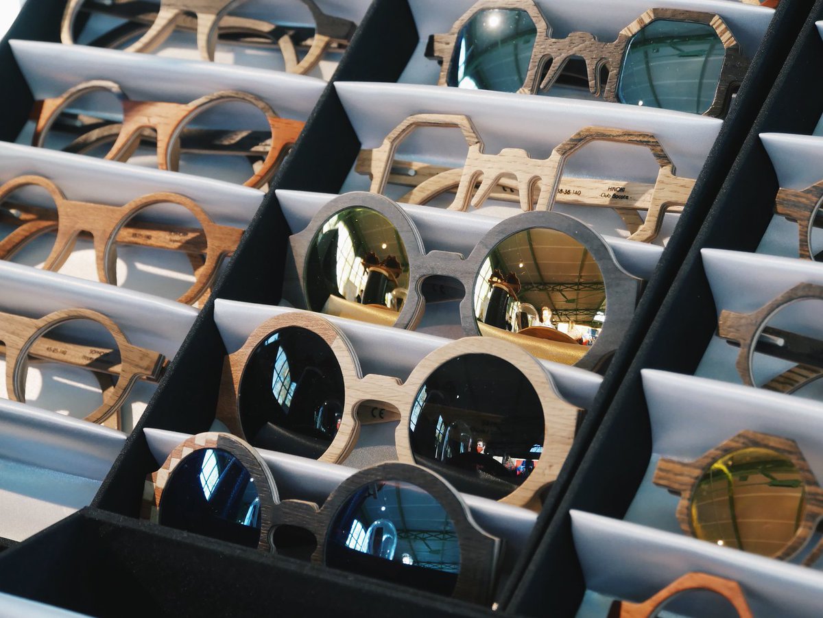silmoparis's tweet photo. ♻️ International Day for Zero Waste 🌍

Reduce, reuse, recycle… Every action counts! The optics industry is also moving toward more responsible practices.

👓 #SILMOParis supports this transition with CSR factsheets on sourcing, packaging &amp; transport, created with Hyssop Agency. https://t.co/HteUiHmLpx