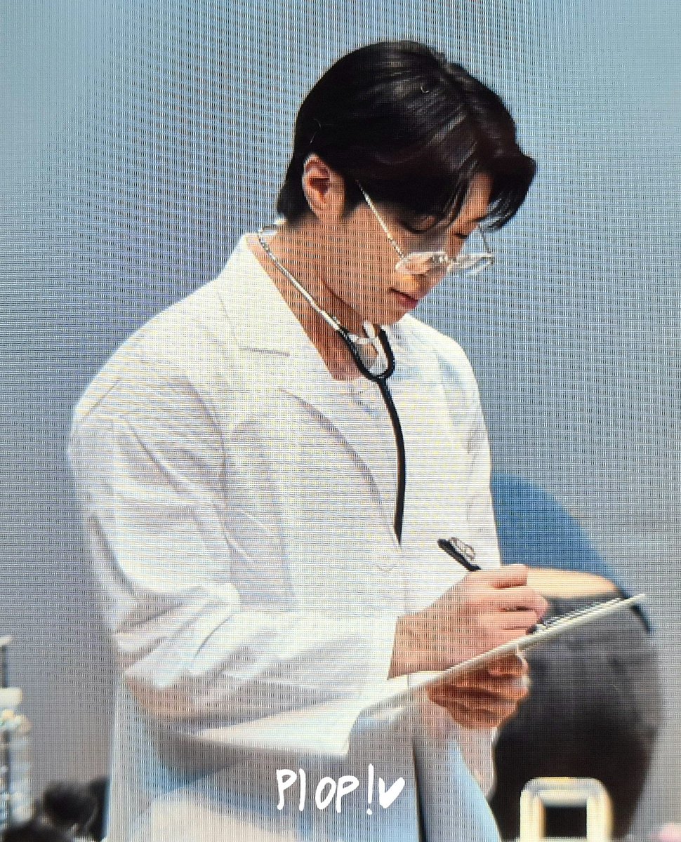 250330 팬싸 preview
심재영 교수님🖤

#온앤오프 #ONF #와이엇 #WYATT #심재영 #JustFeelWYATT  <a href="/WM_ONOFF/">온앤오프 (ONF)</a>