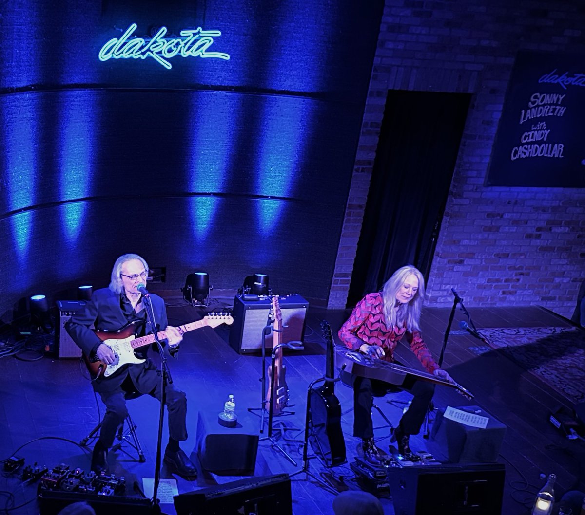 Terrific 80 minute performance by legendary Louisiana blues musician @SonnyLandreth on slide guitar &amp; vocals AND by Grammy winning steel guitarist @CindyCashdollar playing an 11 song set plus a 2 song encore in downtown Minneapolis on Sunday night 3/23 at <a href="/DakotaMpls/">Dakota</a>.
