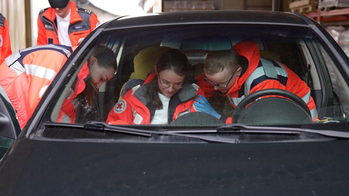 brkaktuell's tweet image. ⛑👏Die Zukunft der #Bereitschaften 

Rund 80 Kinder nahmen gestern am ersten #Landeswettbewerb der BRK-Bereitschaftsjugenden in Postau (Niederbayern) teil. Wir gratulieren allen Gewinnerteams!

👉 go.brk.de/4ccg5MQ