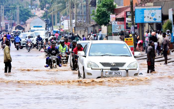 peanutpixel's tweet photo. Why is #Kampalaflooding? It’s not just about #climatechange—it’s a planning problem. With seven hills and natural valleys, #flooding is part of the city’s design. The real issue is how we manage drainage and #urbandevelopment. Let’s focus on smart planning to tackle the problem. https://t.co/YpHsAMlBft