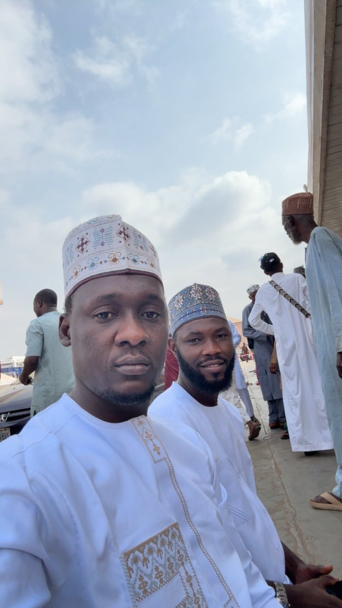 Waspapping_'s tweet photo. Eid Mubarak from me and my family #EidMubarak #EidAlFitr 

Cc @Al_ameeen_yabo https://t.co/ztzVCWp87O