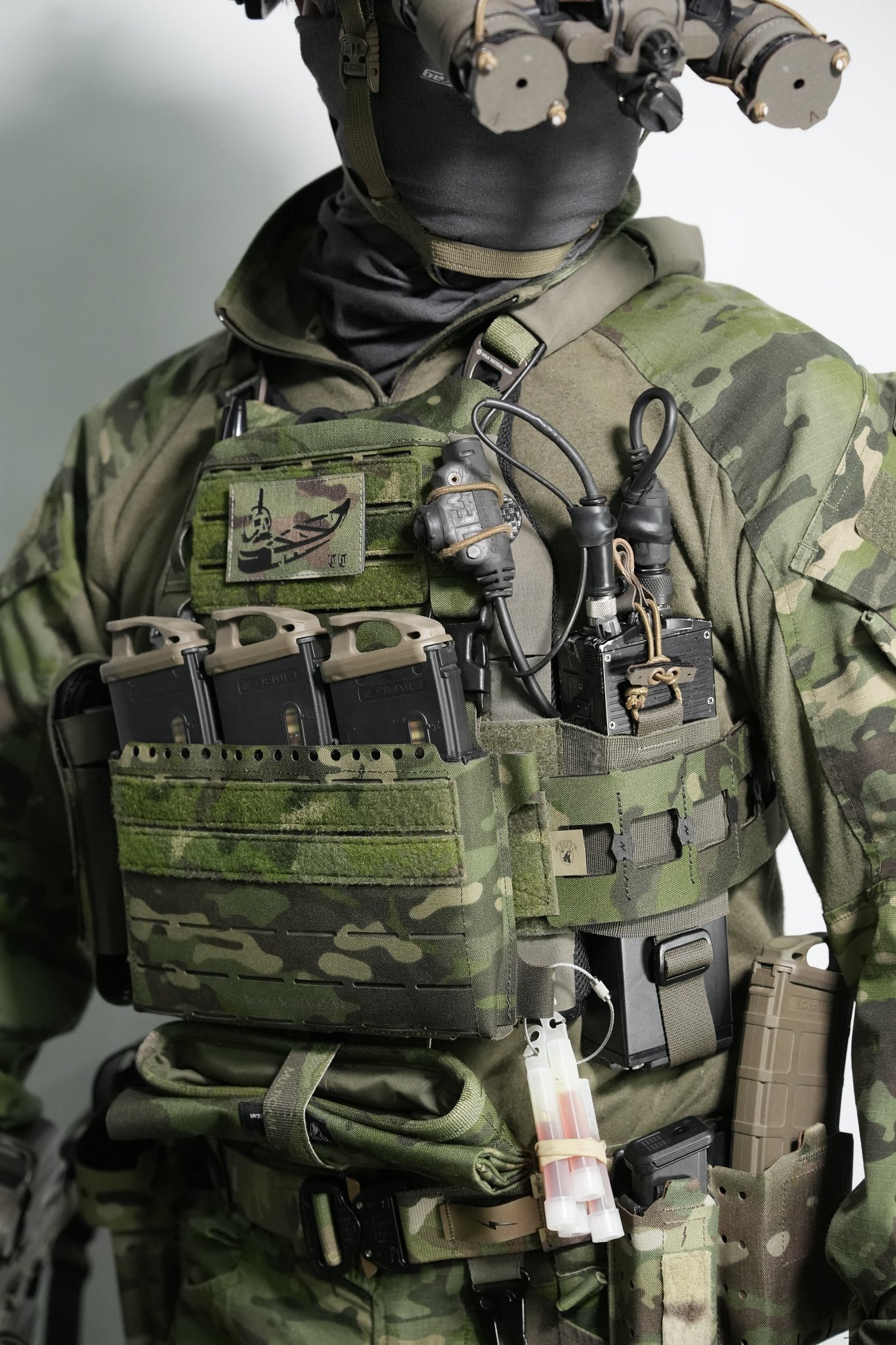 VOLK TACTICAL GEAR mcbk迷彩 プレートキャリア V-DPC & 1st Line / MCBK – VOLK TACTICAL GEAR