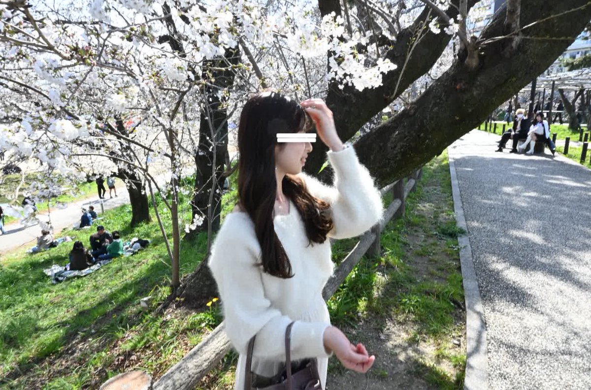 michanuu_'s tweet photo. 桜見に行ってきた〜
横顔の写真盛れないな〜！！😭
頬骨もEラインもやばすぎる泣ける https://t.co/1GkntkGjBh
