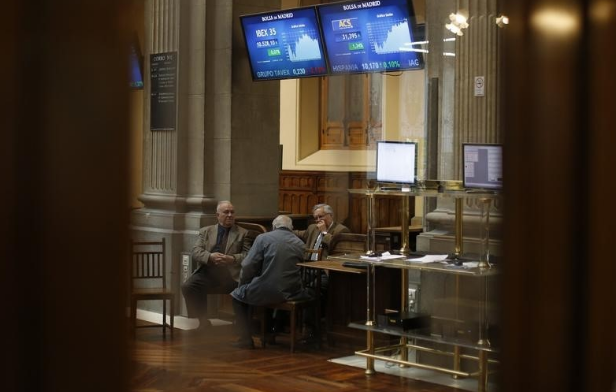 Global trade concerns intensified, and gold prices rose for the fourth consecutive week, reaching an eighteenth record high this year