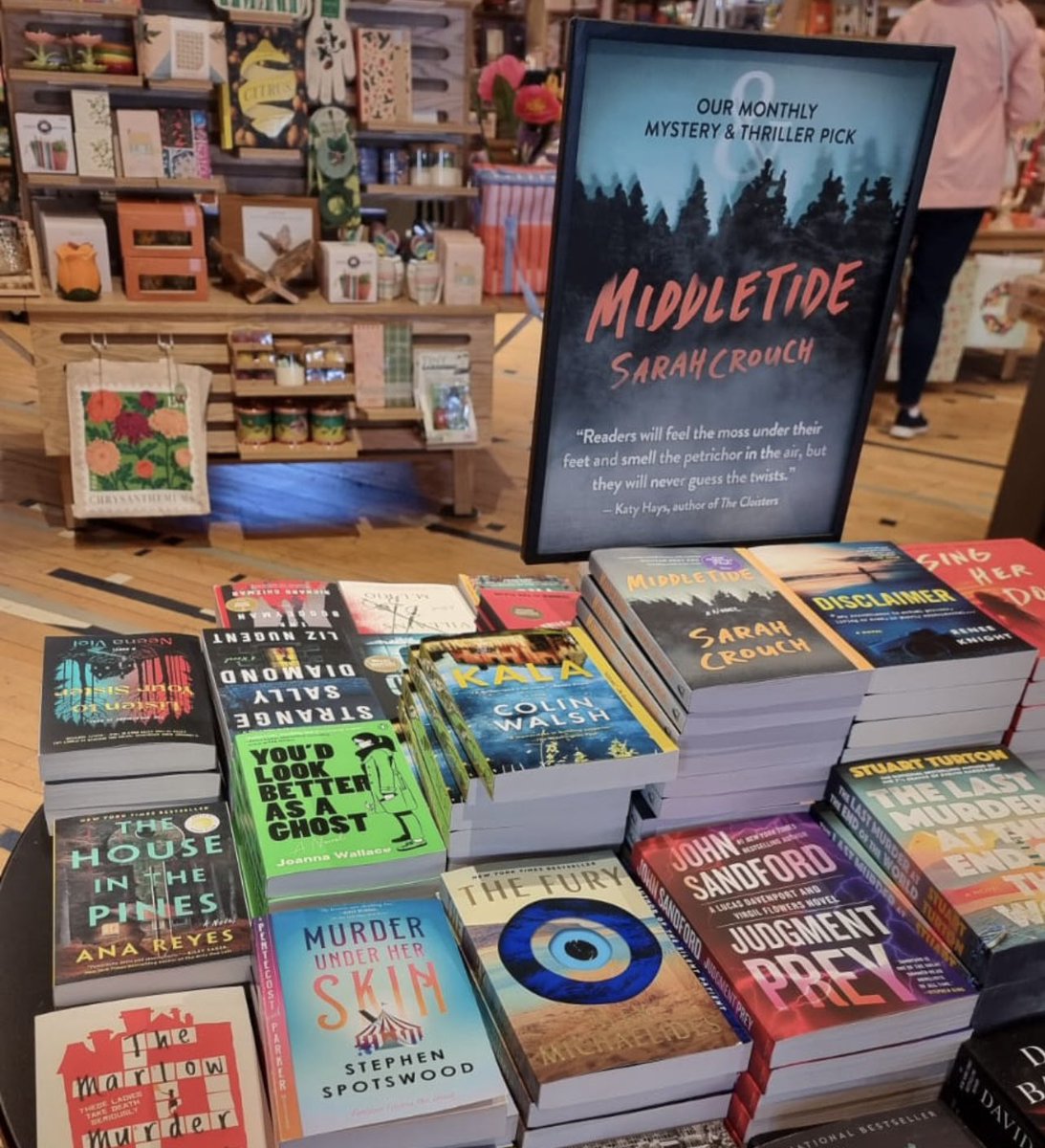 Women Vs The Void! 

Thrilled to see ‘You’d Look Better as a Ghost’ on these amazing tables in Barnes &amp; Noble stores in East Cobb, GA and Georgetown, DC! So grateful to readers for spotting it and sharing these photos 🙏💚💚