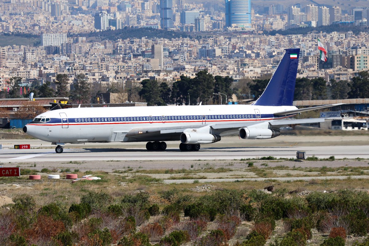 Islamic Republic of Iran Air Force
Boeing707-3J9C / 5-8316
Tehran Mehrabad Int'l THR/OIII
2025/3/25

こちらはなんと機齢50年、世界でも数少ない現役の707です。
こちらも新年のミッションによりチャバハールへ飛び立ちました。