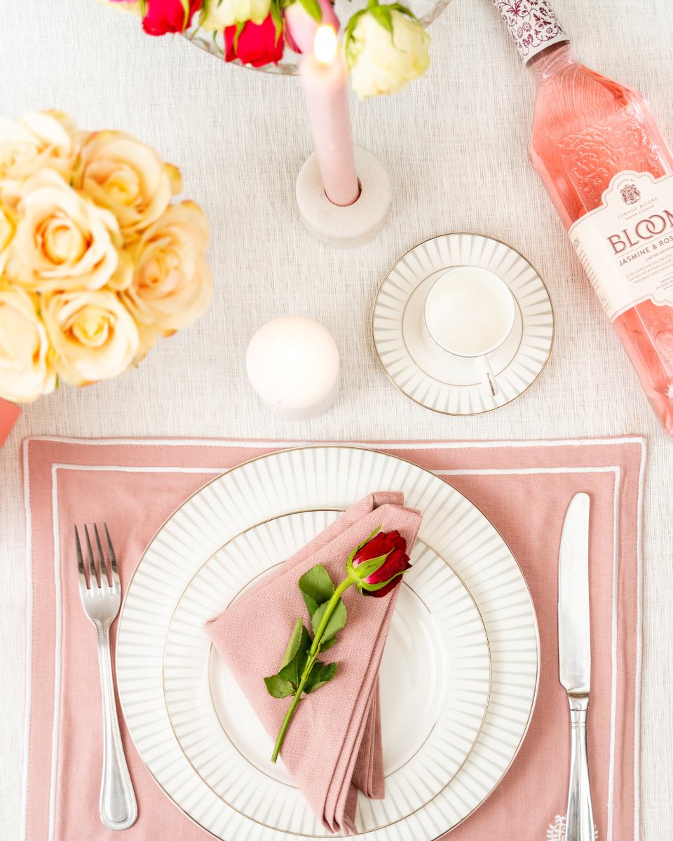 neatandshakenuk's tweet image. Because the best Mother’s Day gift isn’t a scented candle, it’s something she can pour over ice.
Floral notes still included – just make it BLOOM Jasmine &amp;amp; Rose Gin. 🌷

🛍️ Now on offer on neatandshaken.com.

#neatandshaken #drinkthegoodvibes #bloomgin #mothersday