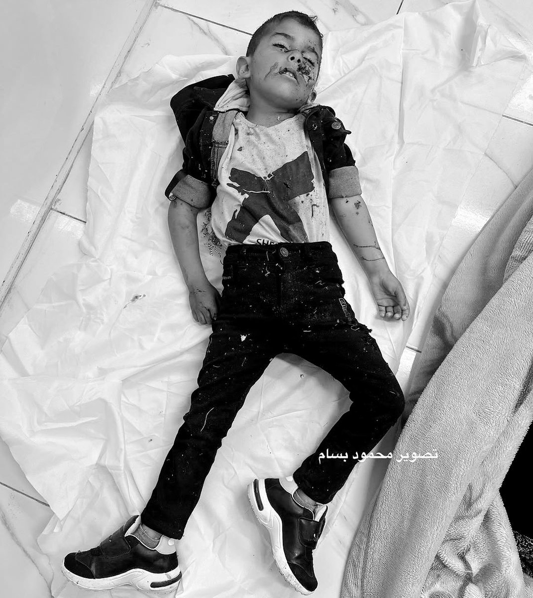 Gazze.

Bayramlığını giyen çocuklar katledildi.