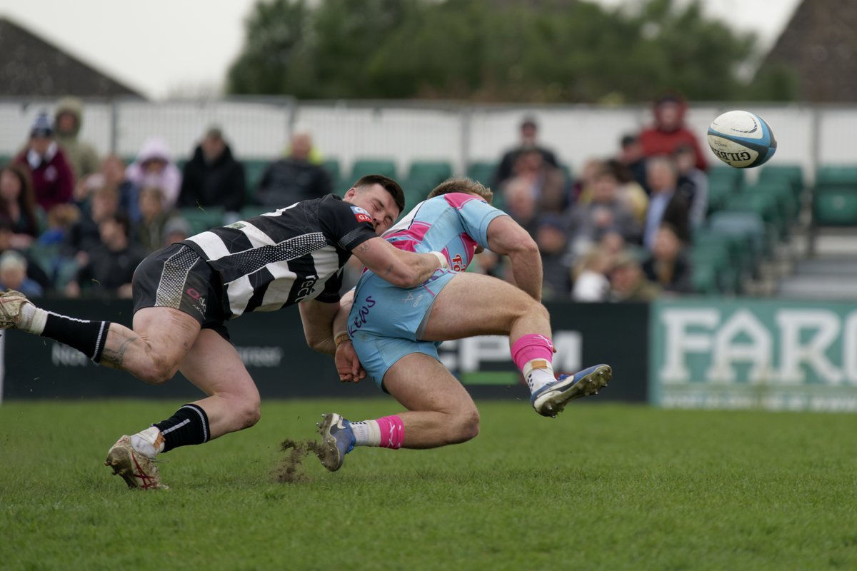 A glorious afternoon at Kingsey Road saw Chinnor go toe-to-toe with professional side Coventry in a fast, free-flowing RFU Championship clash.

Full-time: Chinnor 37 - 45 Coventry.

Album: snapzman.co.uk

A thrilling contest and a massive effort from the boys! 🏉🔥