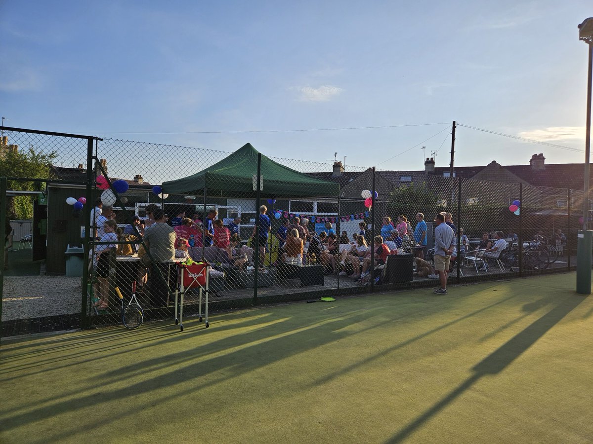 VOLUNTEERS WANTED - WILL YOU STEP UP? 💚
We need YOU to help make our Open Day a smash 💥
🎾Greeters, 🍰bakers, 🍻bar help, on-court support
👋 No experience needed – just good vibes!
📩 Quick sign-up: aguk.fillout.com/btcvolunteer
#BathTennisClub #GetInvolved