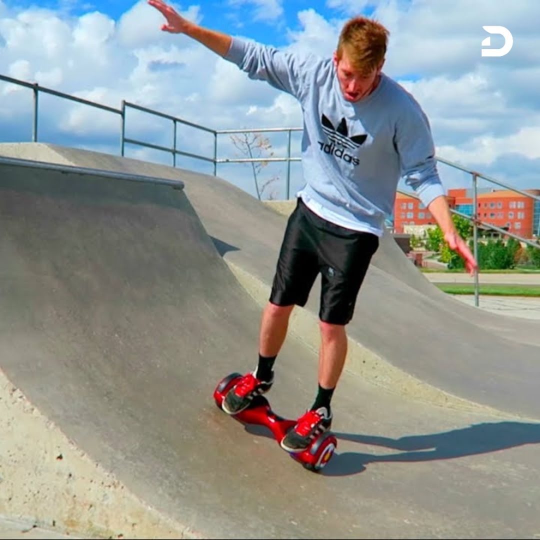 Dawri_app's tweet image. Glide like the future 
Hoverboarding is smooth, fast, and full of balance.
#Hoverboarding #FutureRide #SmoothMoves #UrbanGlide