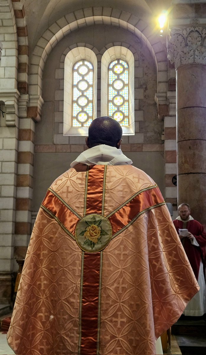 EBAFJerusalem's tweet photo. « Ton frère que voilà était mort, et il est revenu à la vie » (Lc 15)

Quatrième dimanche de #careme à l' #ebaf
https://t.co/8R7rZOTgHh

#Lent #Prayer #Forgiveness
#Peace #Mass #Liturgy #DominicanFriars https://t.co/kB7vqKPQCC