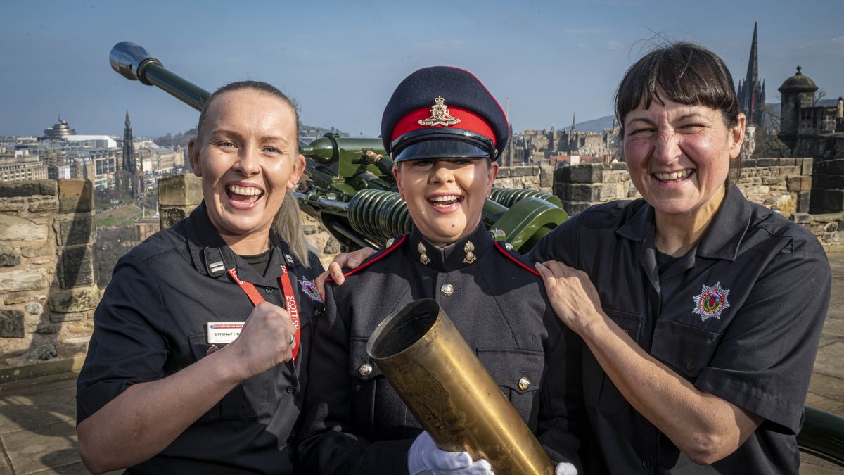 Today we celebrate our military mothers 💐

 Army Reservist Caroline, a mother of two, shows strength, teamwork and dedication as she balances her roles in the British Army and Scottish Fire &amp; Rescue. 💪 

Find out more ⬇️

ow.ly/r84j50Vqz9L

#MothersDay