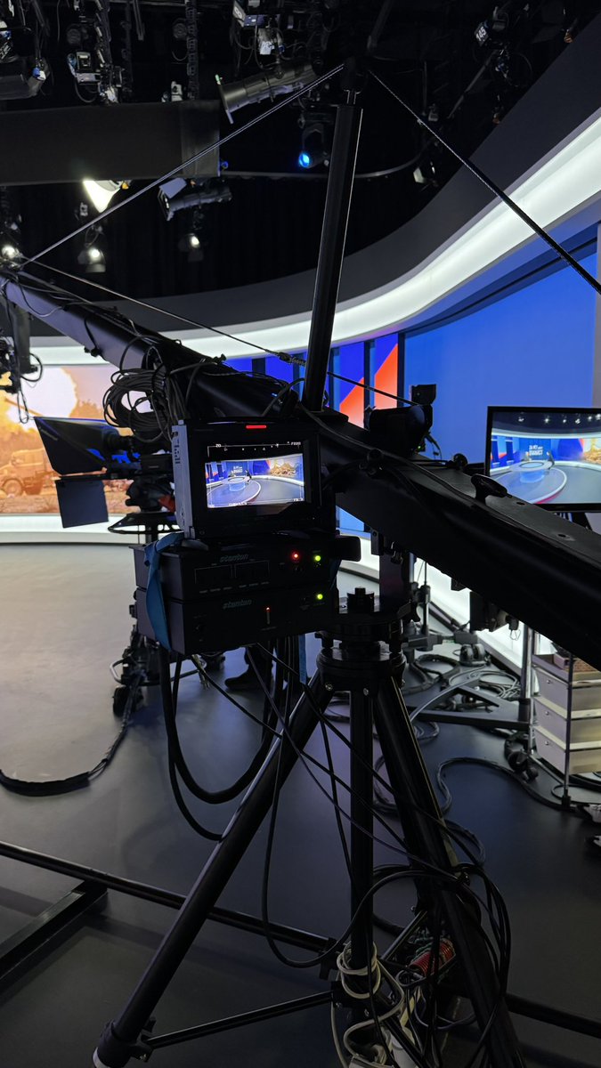 MattFieldUK's tweet photo. Zda mluvím hůř 🇵🇹portugalsky než 🇨🇿česky, zjistíte dnes v pořadu Za pět minut dvanáct na @tvnovaofficial.

Moc díky @cermam za milý rozhovor.
@televizninoviny https://t.co/PudKWAc1lZ