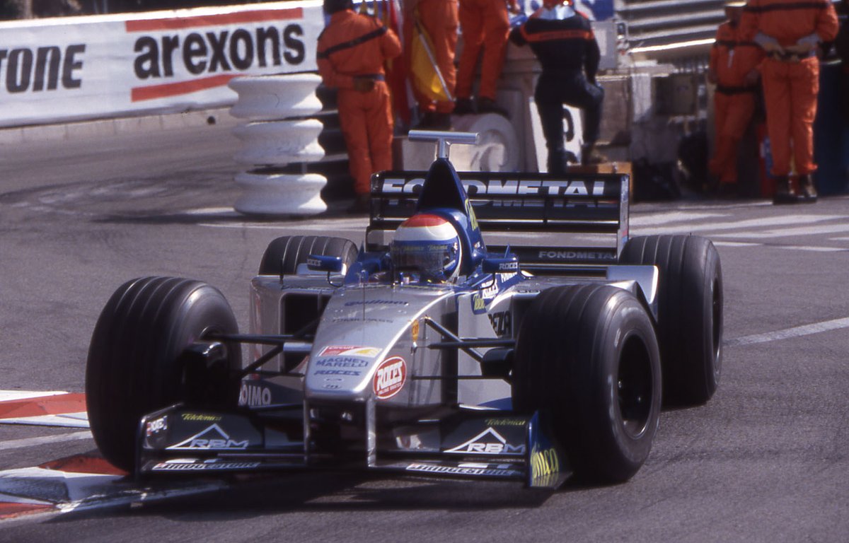 Tanti auguri a Marc Genè, che oggi spegne 51 candeline. Qui al volante della Minardi M01 e M02 in coppia rispettivamente con Luca Badoer e Gaston Mazzacane nel Campionato 1999 e 2000
#MinardiTeam #Minardi #giancarlominardi #marcgene #f1