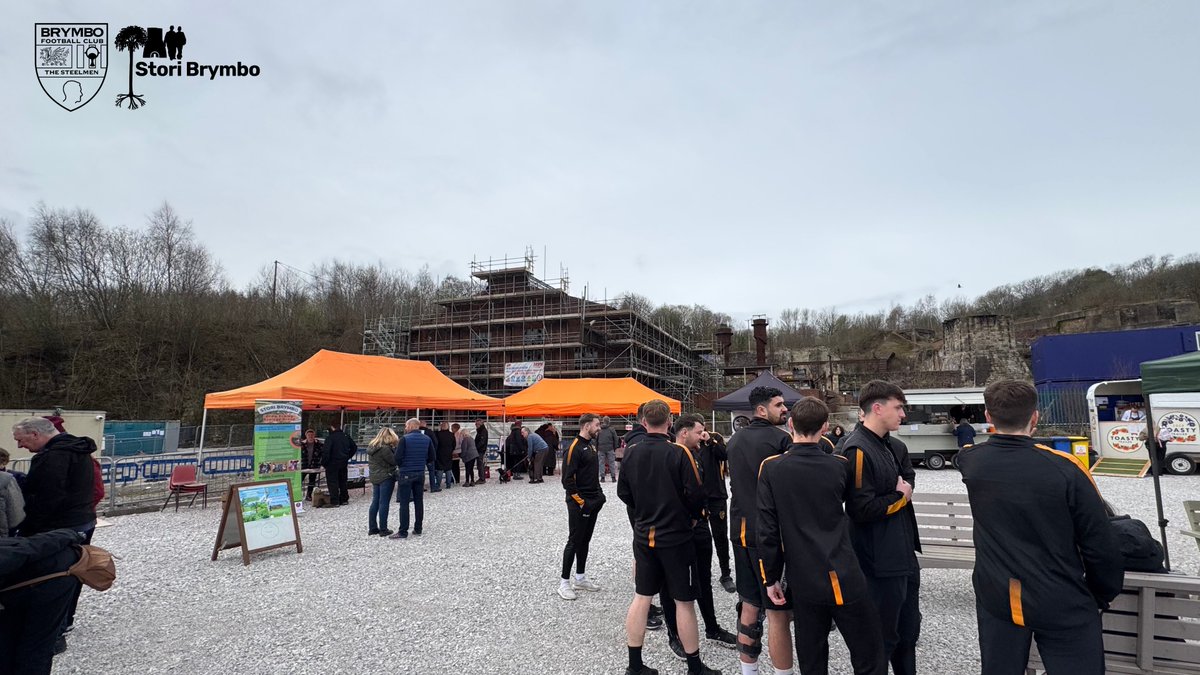 BrymboFC's tweet photo. 🟠𝐒𝐓𝐎𝐑𝐈 𝐁𝐑𝐘𝐌𝐁𝐎 𝐗 𝐁𝐑𝐘𝐌𝐁𝐎 𝐅𝐂⚫️

Before yesterday’s fixture, the matchday squad attended the Stori Brymbo Open Day.

It was great to engage with the project and its many stakeholders as well as learn about the history of this fantastic site & its future ambitions.

Thank you to @StoriBrymbo for having us!

We look forward to future collaborations.

#TheSteelmen
#StoriBrymbo