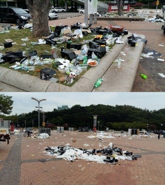 " 지디 콘서트 짱깨팬 몰려 난장판됨 " ... 
이 쓰레기 지디 니놈이 치워라
이게뭐냐
태극기 애국집회장에 가봐라 담배꽁초 하나없다