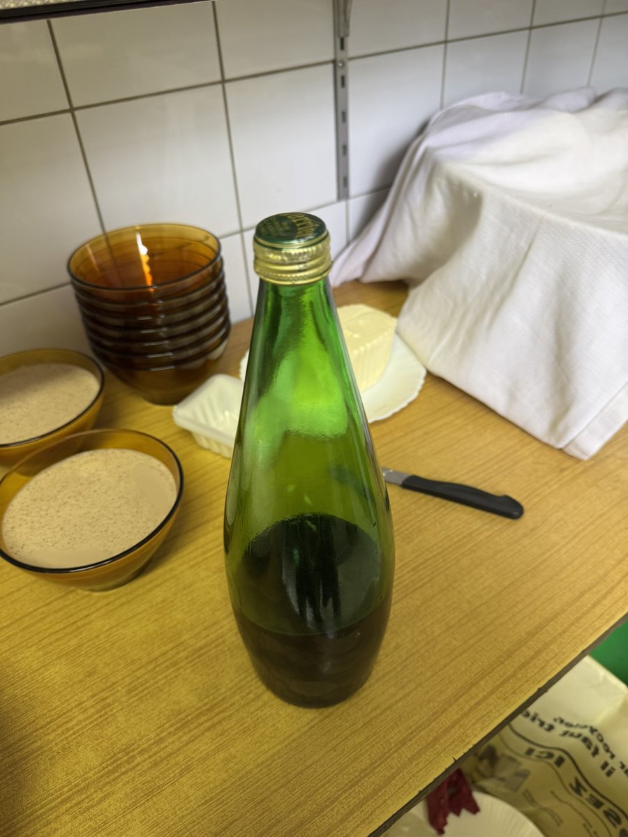 Tradition 🎶🎶🎶tradition 🎶🎶🎶 avec <a href="/jeromenury/">Jérôme NURY</a> et de nombreux élus petit déjeuner aux tripes à La Courbe/ Écouché-Les-Vallées …les amis quand vous voyez une bouteille de Perrier avec des tripes… y-a-pas que des bulles 😂😂😂