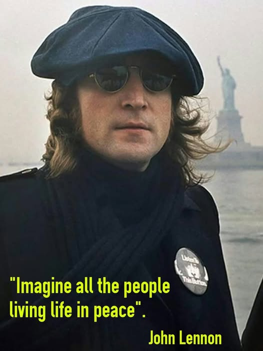 dave43law's tweet image. To all my followers who are mothers

HAPPY MOTHERS DAY UK (and elsewhere if applicable) 🌻🌻🌹🥀🌷🌼🌼💐💐🪻