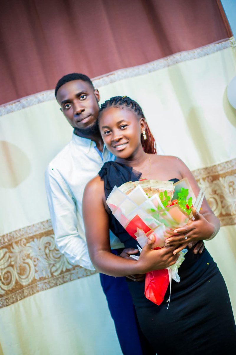 She accepted 🎊, forever rolling 🙏