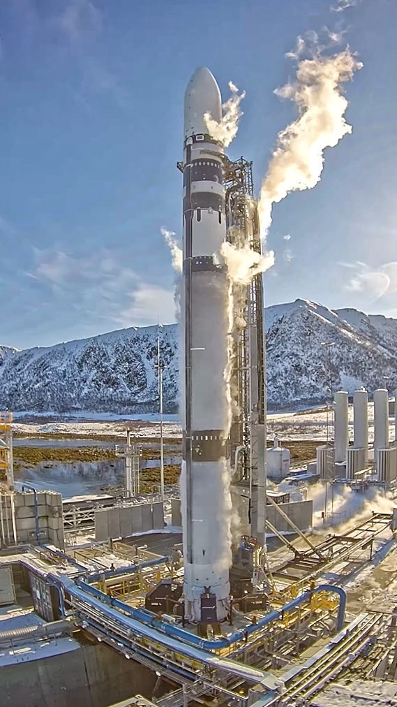 Isar Aerospace (@isaraerospace) on Twitter photo T-01h:00min - Fueling of Spectrum completed. Approaching launch window at 12:30pm CEST.
Follow us live via: youtube.com/live/IKLQxe2Mv…
#fromisartospace #goingfullspectrum
Photo: Isar Aerospace
Location: <a href="/AndoyaSpace/">Andøya Space</a> T-01h:00min - Fueling of Spectrum completed. Approaching launch window at 12:30pm CEST.
Follow us live via: youtube.com/live/IKLQxe2Mv…
#fromisartospace #goingfullspectrum
Photo: Isar Aerospace
Location: <a href="/AndoyaSpace/">Andøya Space</a>