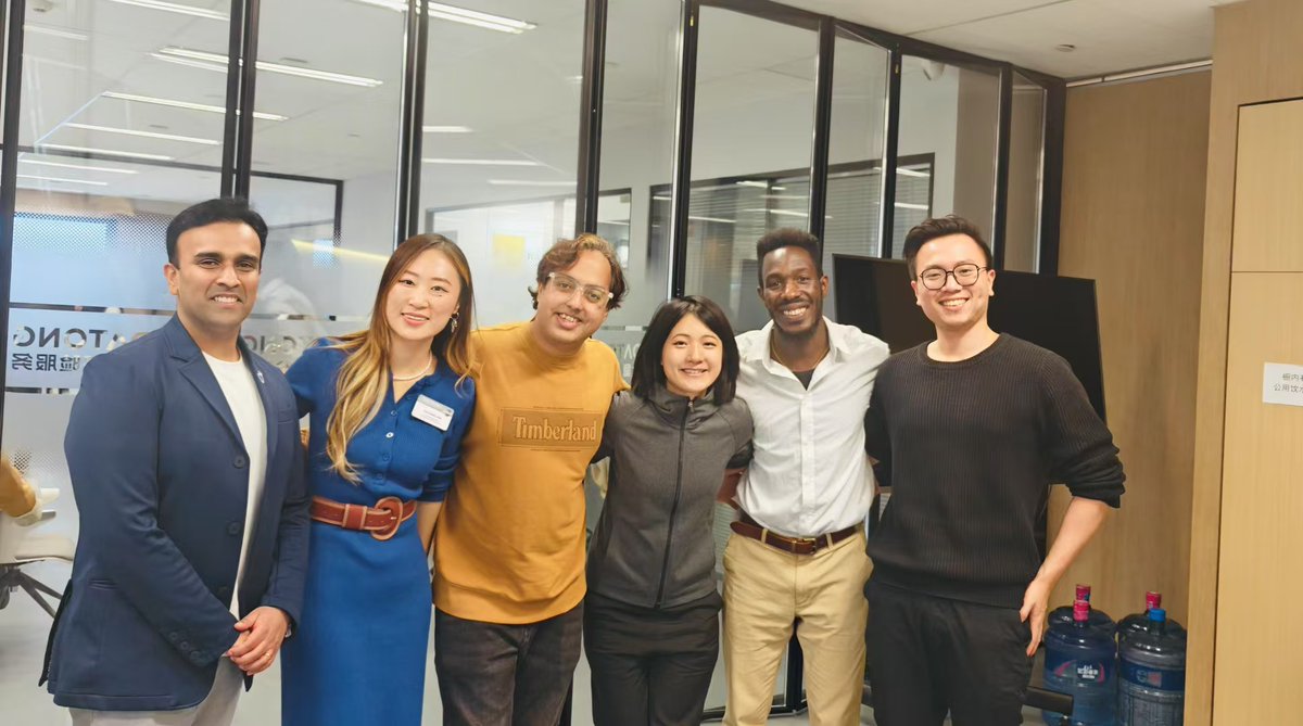 D85Toastmasters's tweet photo. 🎉Congrats! 𝗕𝗥𝗜𝗖𝗦+ 𝗢𝗻𝗹𝗶𝗻𝗲 𝗔𝗱𝘃𝗮𝗻𝗰𝗲𝗱 𝗧𝗼𝗮𝘀𝘁𝗺𝗮𝘀𝘁𝗲𝗿𝘀 𝗖𝗹𝘂𝗯 is now officially chartered and has become China’s First Fully Online, Globally Oriented TM Club affiliated with D85, Division K, Area 4!  
#publicspeaking #BRICS #toastmasters #leadership https://t.co/hVUEiSXSHu