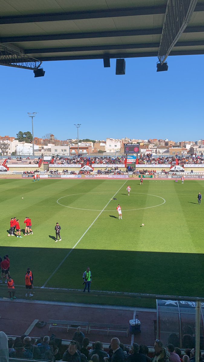 ☀️ No sé si és el canvi d’hora o el bon moment de l’equip, però avui es respira ambient de partit gran a Reus.