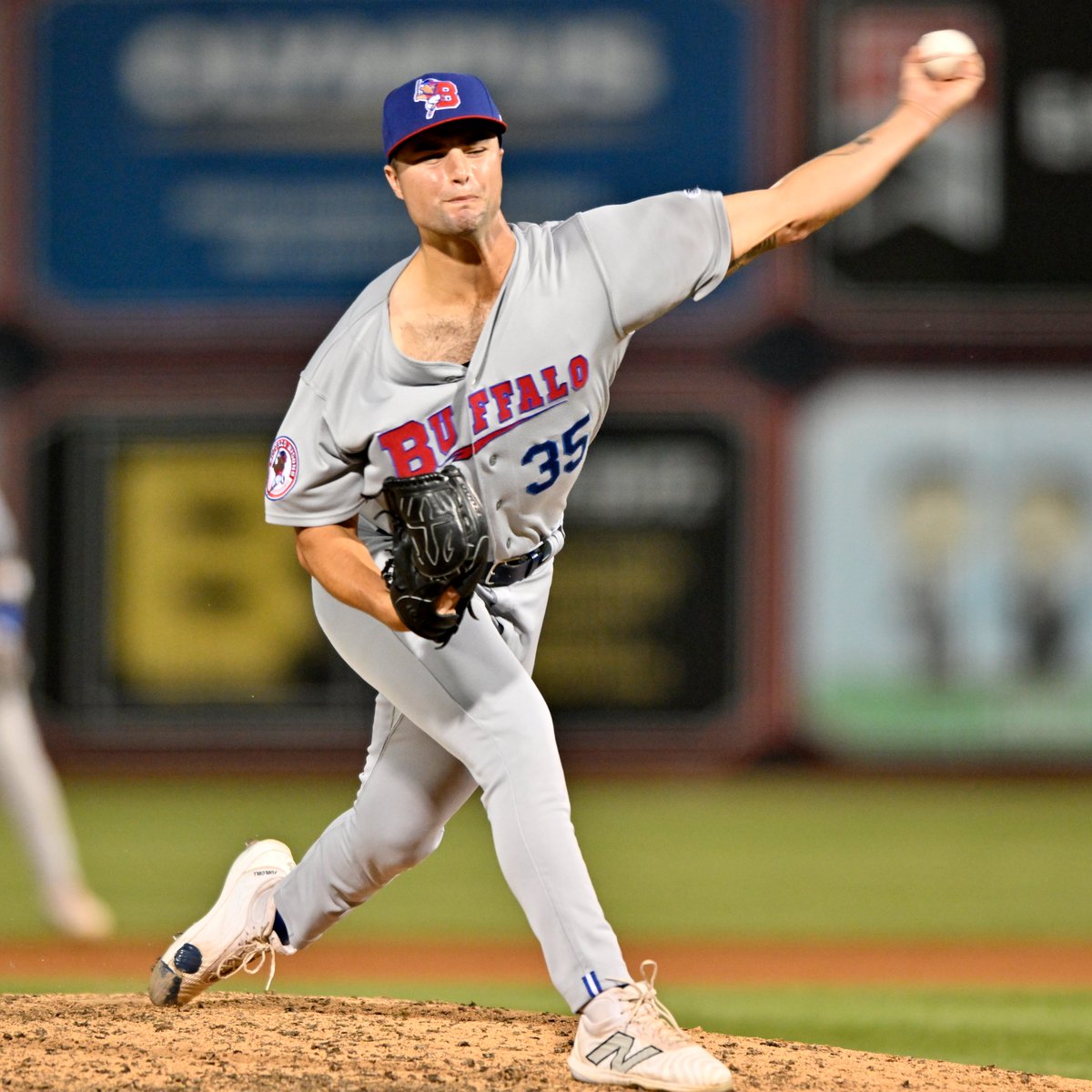 The <a href="/BlueJays/">Toronto Blue Jays</a> have called up their No. 19 prospect, Mason Fluharty, for what would be his MLB debut.

Fluharty, a 2022 fifth-round pick, posted a 3.63 ERA at Triple-A last year: atmlb.com/3Y7N52M