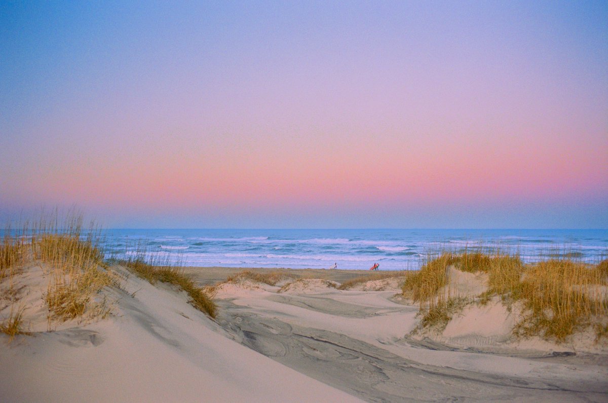 AlexKittoe's tweet image. Last light along the coast 🎞️