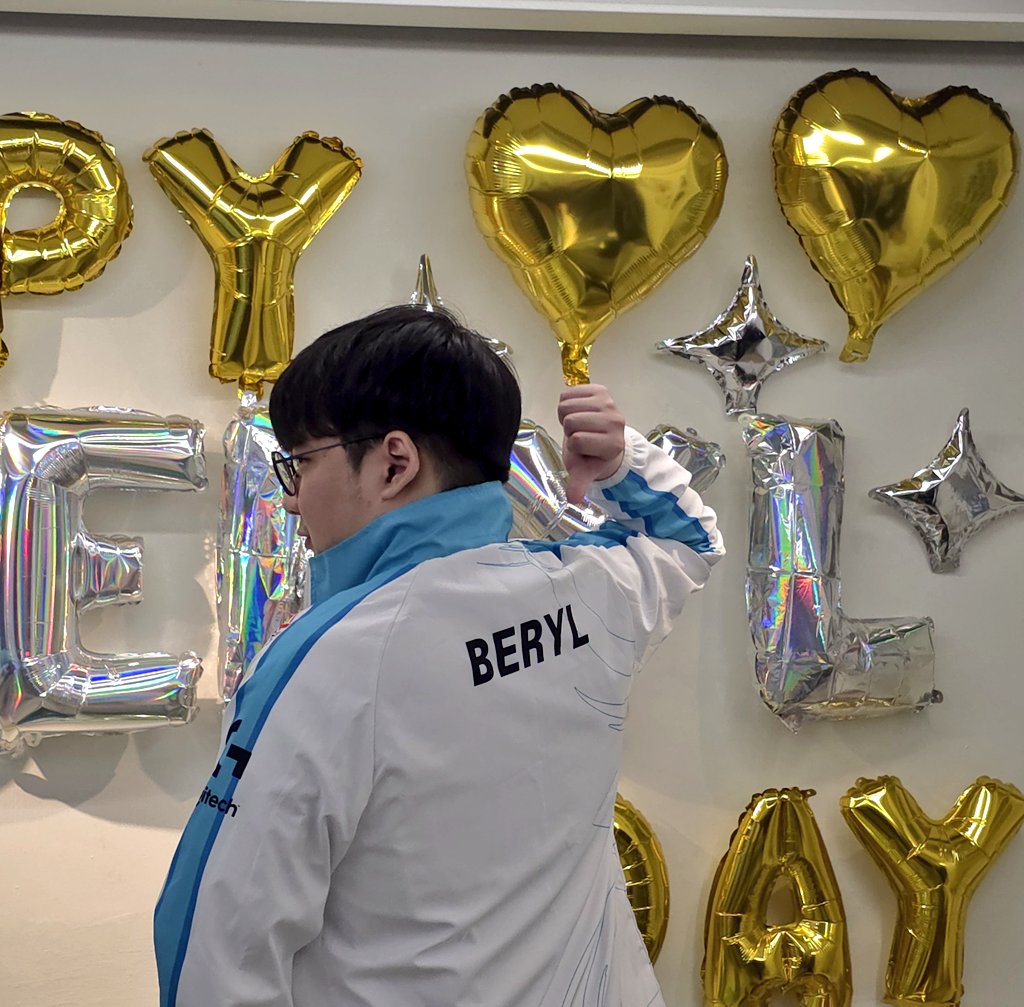 생카 다녀왔오요😍
주최해주신 분들, 도움 주신 분들 모두 감사합니다! 
덕분에 즐거운 시간 보내다 왔어요!

우리 서폿 롤도사의 생일을 진심으로 축하해요🩵

#롤도사_베릴의_깜짝생일파티
#HAPPY_BERYL_DAY