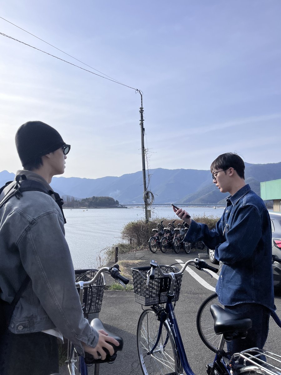 형님 생일 축하드립니다 올해만 지나면 형님도 30이네요 허허허 저만 유일하게 20대인데 많이 배우고 성장하겠습니다 앞으로도 잘 부탁드려요
둠칫둠칫 차둠칫