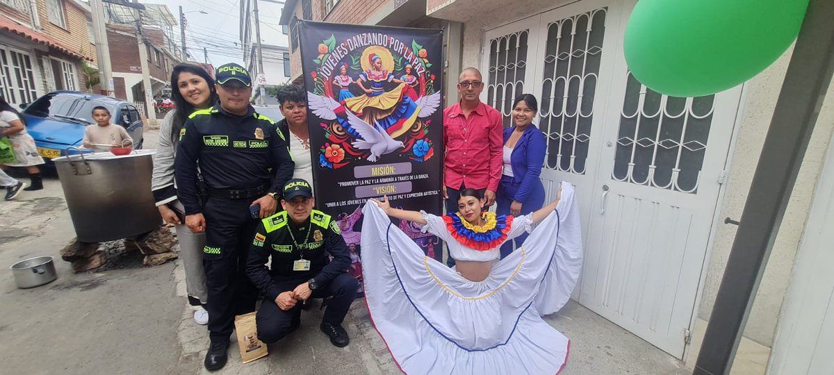 PoliciaUNIPEP's tweet photo. En articulación con @ARNColombia, @Alcaldia_Soacha, @DefensoriaCol, Grupo Territorial para la Paz y @PoliciaSoacha_, realizamos una jornada de paz y reconciliación. Este evento fue un espacio valioso para compartir experiencias y propuestas que fortalezcan el tejido social.🤝 https://t.co/99SW1lsQmY