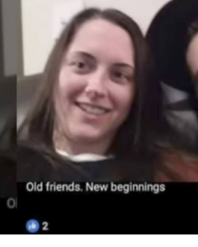 melfeelswaggish's tweet image. Holy shizz guys, I think the Facebook citizen detectives have found Nicole Kessinger! She attended a friend&apos;s funeral apparently, what do you guys think?
#NicoleKessinger #ChrisWatts