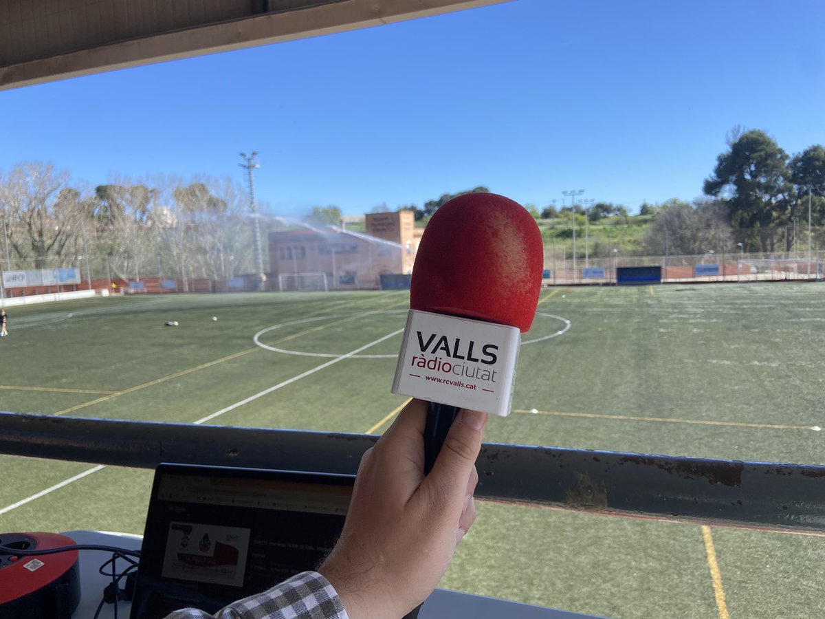 Ràdio Ciutat de Valls (@rcvalls) on Twitter photo 🎙️En vint minuts us expliquem en directe el partit entre la <a href="/UEValls/">Unió Esportiva Valls</a> i el <a href="/cfvng/">CF Vilanova i la Geltrú</a> amb la narració de <a href="/dprats91/">davidprats</a> i <a href="/ericrosique/">Eric Rosique🎙🖊</a> ‼️
🕓Ens hi posem a les 16:30h
👉🏽Escolta-ho a: valls.radiociutat.com/2025/03/28/dir… 🎙️En vint minuts us expliquem en directe el partit entre la <a href="/UEValls/">Unió Esportiva Valls</a> i el <a href="/cfvng/">CF Vilanova i la Geltrú</a> amb la narració de <a href="/dprats91/">davidprats</a> i <a href="/ericrosique/">Eric Rosique🎙🖊</a> ‼️
🕓Ens hi posem a les 16:30h
👉🏽Escolta-ho a: valls.radiociutat.com/2025/03/28/dir…