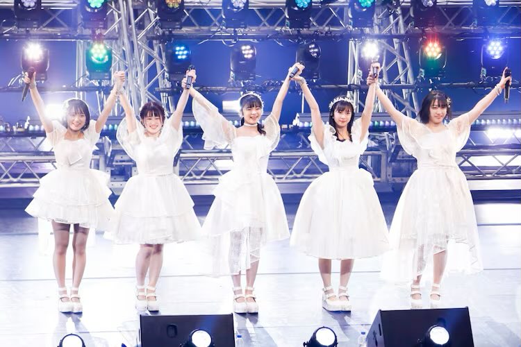 Kobushi Factory have held their final live at Tokyo Dome City Hall without an audience due to the spread of COVID-19.

All members will leave Hello! Project except Rei Inoue.

They will be remembered for their vocal skills, a capella versions, and lyrics of persistence.