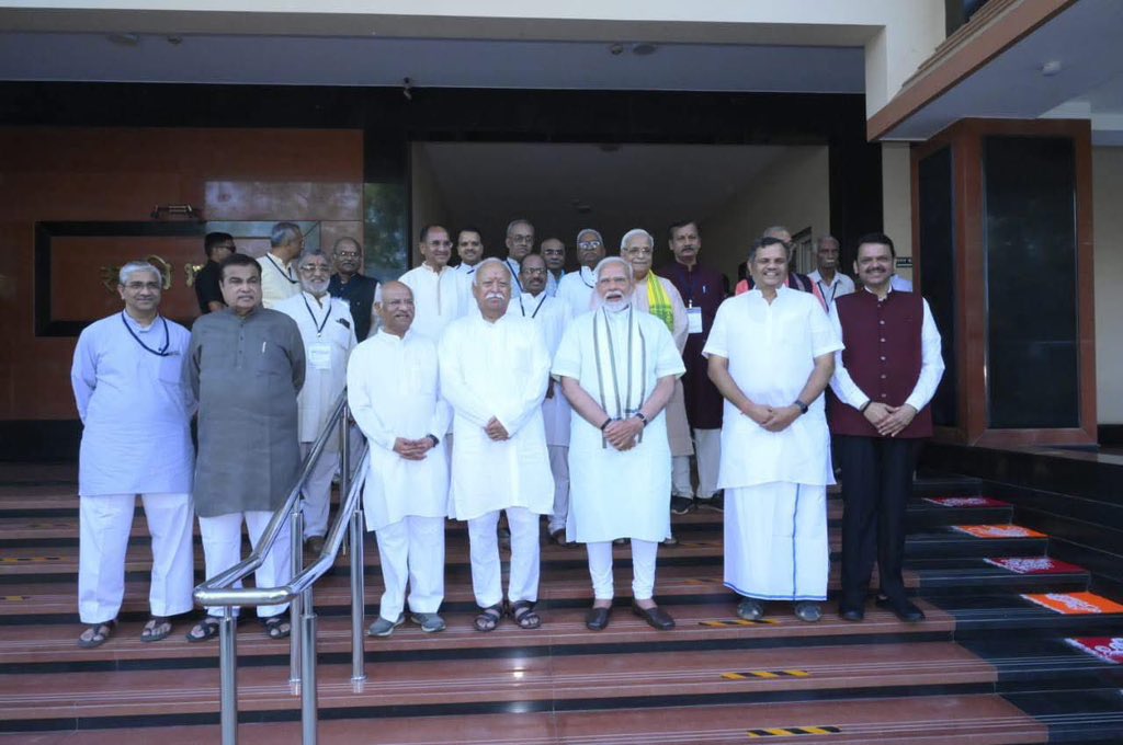 blsanthosh's tweet image. One big family in service of Ma Bharathi ….. 🙏🙏🙏