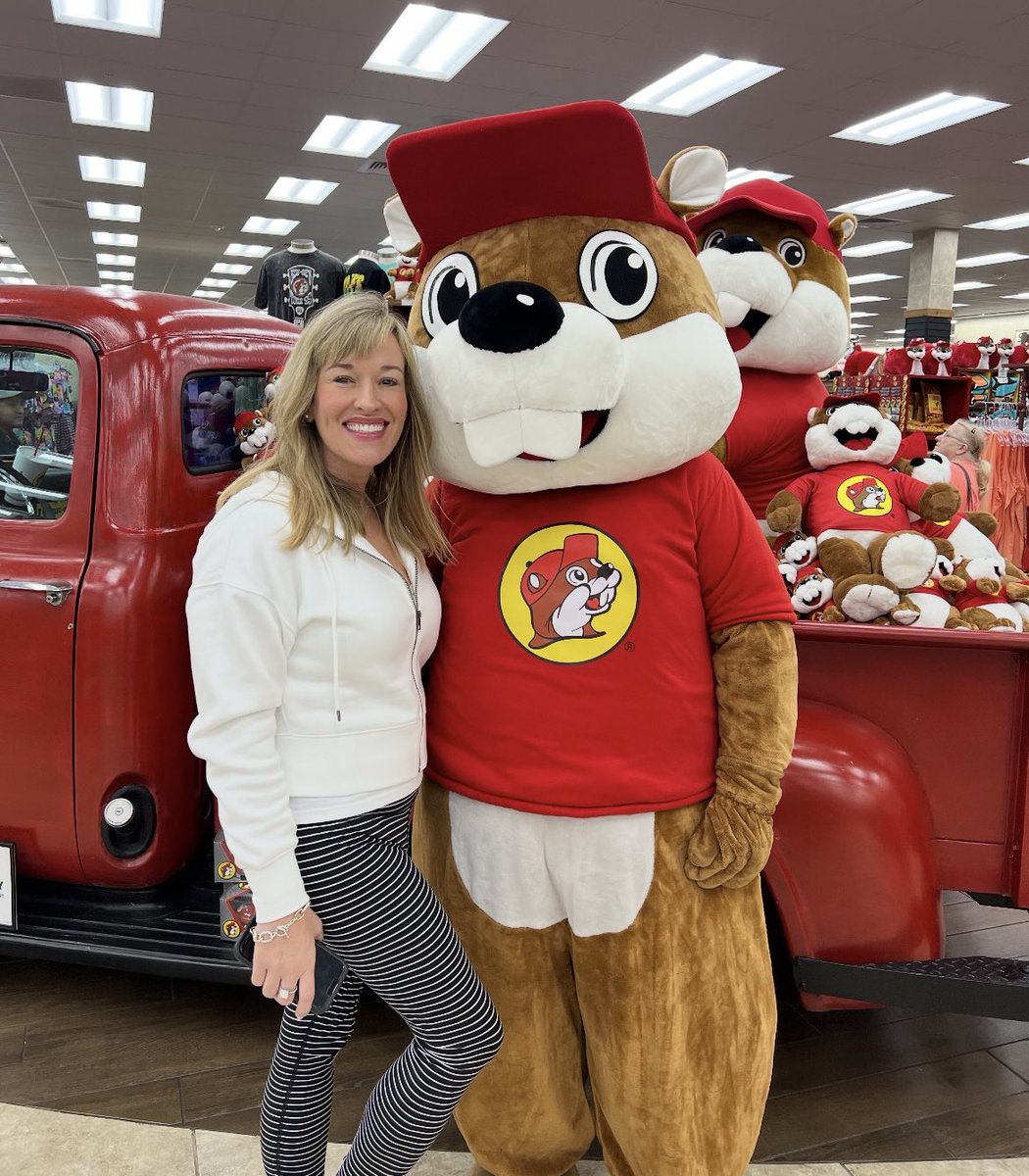 preppyliberty's tweet photo. When in Rome
#BeaverFever
#Bucees https://t.co/Eq4w3xGIVN