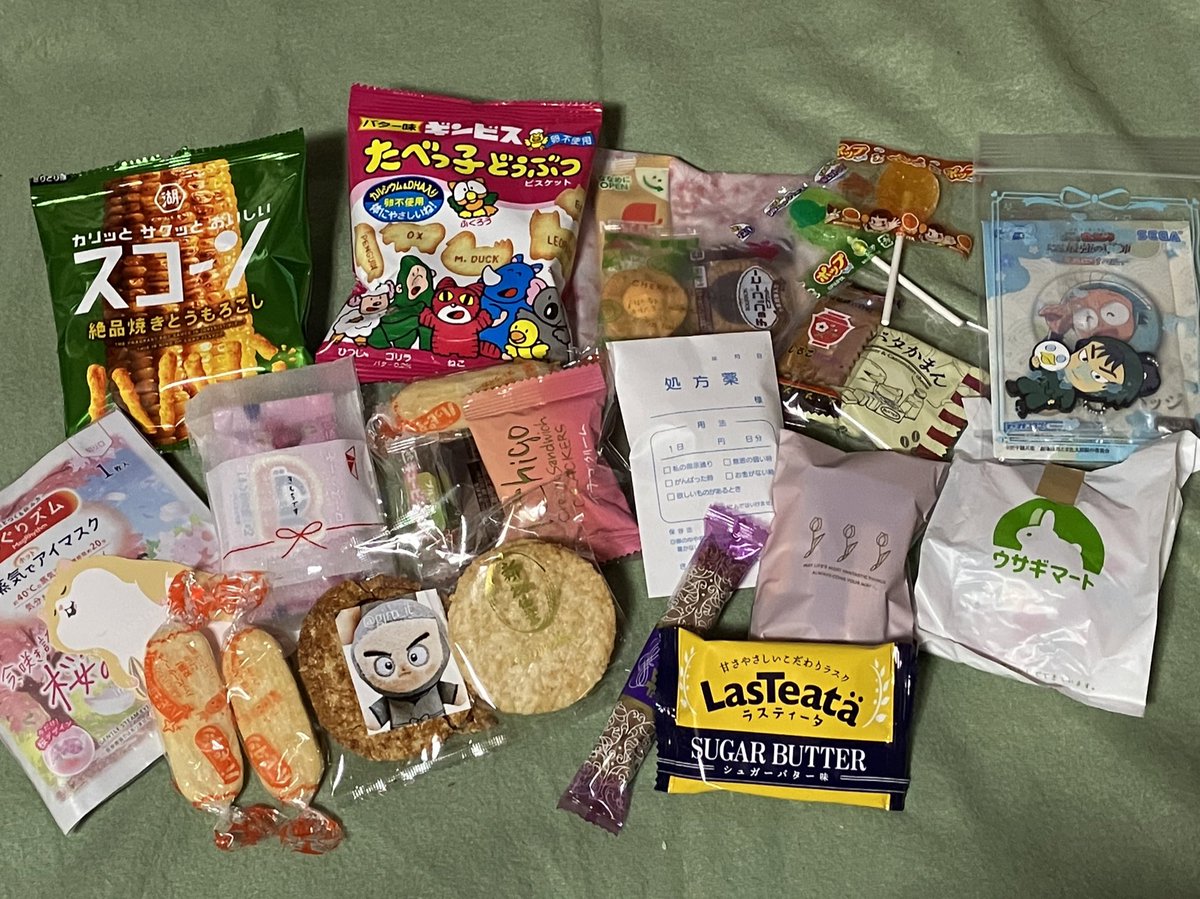 改めまして本日の仙コミお疲れ様でしたー！モモちゃんと保健委員会してきました🥷🥚🌿🧻🩹
モモちゃんの乱たろめちゃくちゃ可愛くて終始デレデレでした☺️たくさんの差し入れもありがとうございます😭
ポシェットもたくさん褒めてもらえて嬉しかった🥺
 #仙台コミケ