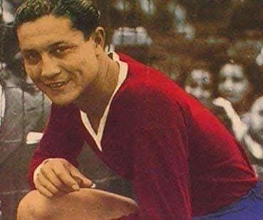 GeorgeBalmaF1's tweet photo. #Undiacomohoy 30/03/1915 nacía Arsenio Pastor Erico Martinez. Máximo goleador del fútbol Argentino. El Saltarín Rojo 🇵🇾 3️⃣4️⃣4️⃣ ⚽️ 🥅👊🏼👇🏼 #arsenioerico https://t.co/96lVMmYf0s