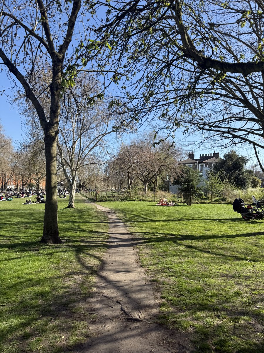 Loving my first spring living in London ☀️🌷💓