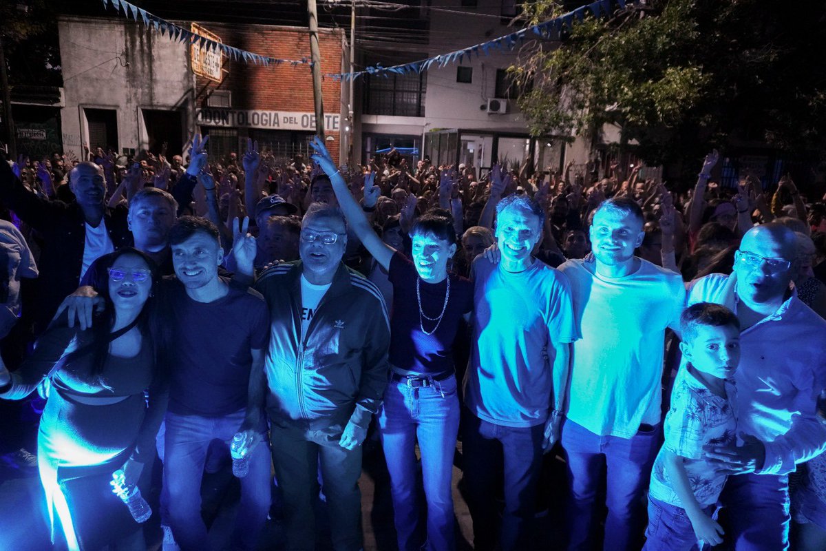 LucasGhiOFICIAL's tweet photo. 👋🏼✌🏻Participamos del Lanzamiento del nuevo espacio político de jóvenes -Creo en Morón- junto a @gabriel_katopodis conformado por agrupaciones del Partido Justicialista que se propone conformar un frente liderado por dirigentes jóvenes del peronismo local✌🏻🐔 https://t.co/TjqeooFKtz